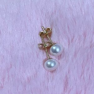 14K Gold Natural Akoya Cultured White Pearl Stud Earrings